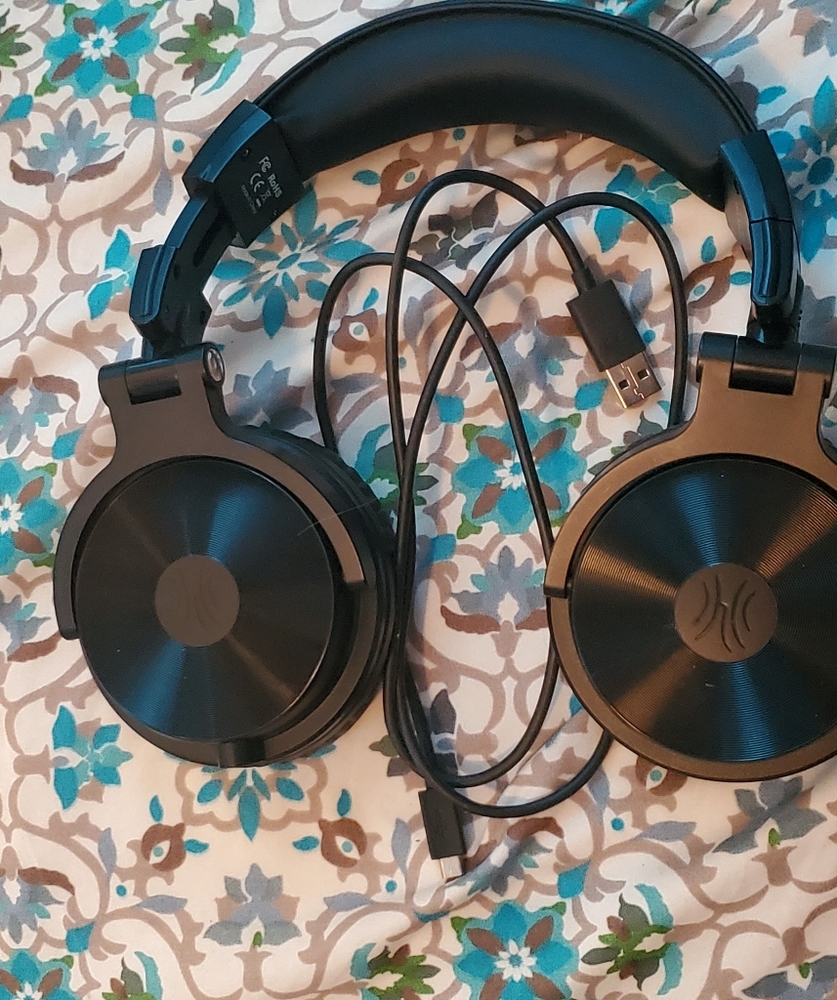 Oneodio Wireless Bluetooth Studio Headphones